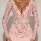 Lace Scalloped Plunge-Neck Maxi Kleid Roosas