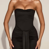 Satiin Peekaboo Bandeau Drapeeritud Kleidid Mustas