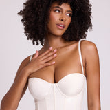 Valge vinüülist korsetti crop top