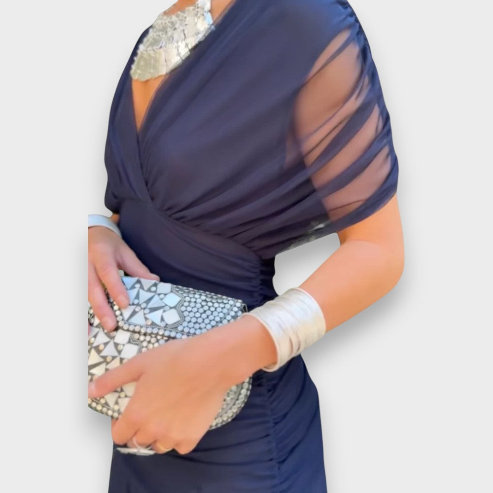 Malia | Elegantne Kleid V-kaelusega