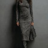 Marcelle Luxe™ | Kontuur Suede Korkeakaelusega Midi Kleid